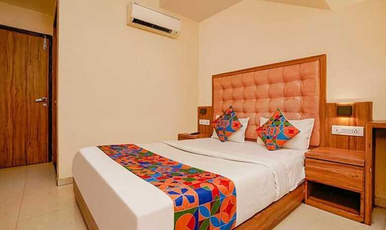 Hotel Fabexpress Emerald Inn