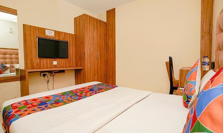 Hotel Fabexpress Emerald Inn