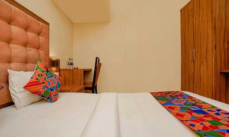 Hotel Fabexpress Emerald Inn