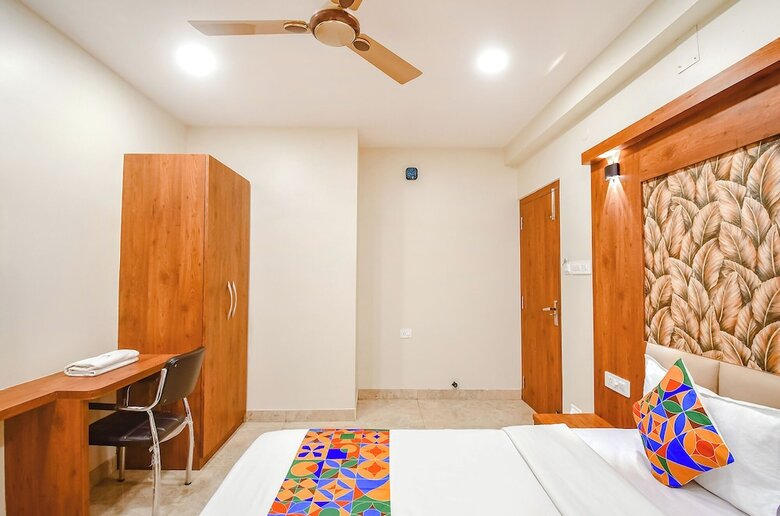 Fabhotel Dreamworld Residency