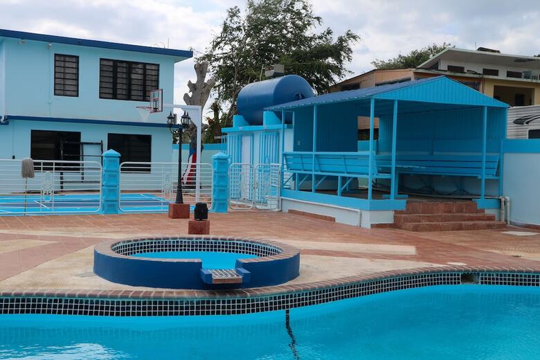 Villa Mavs Combate Beach Club