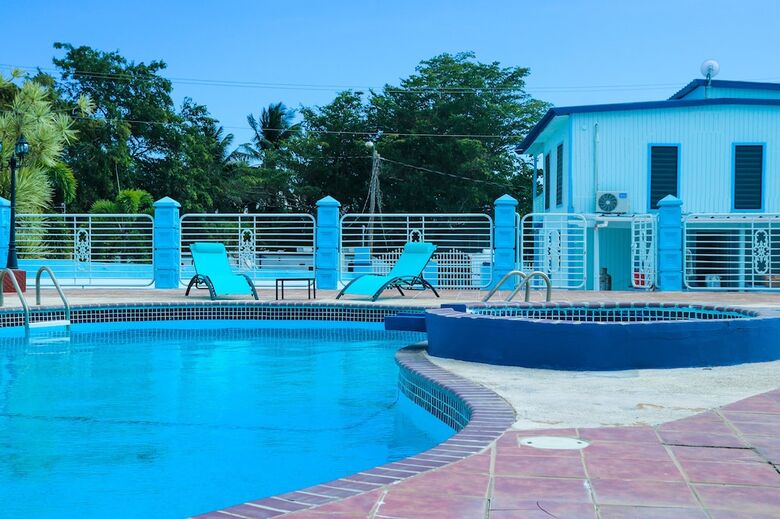 Villa Mavs Combate Beach Club