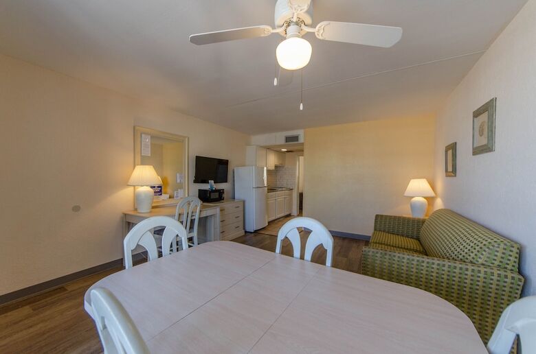 Royal Hawaiian Motel