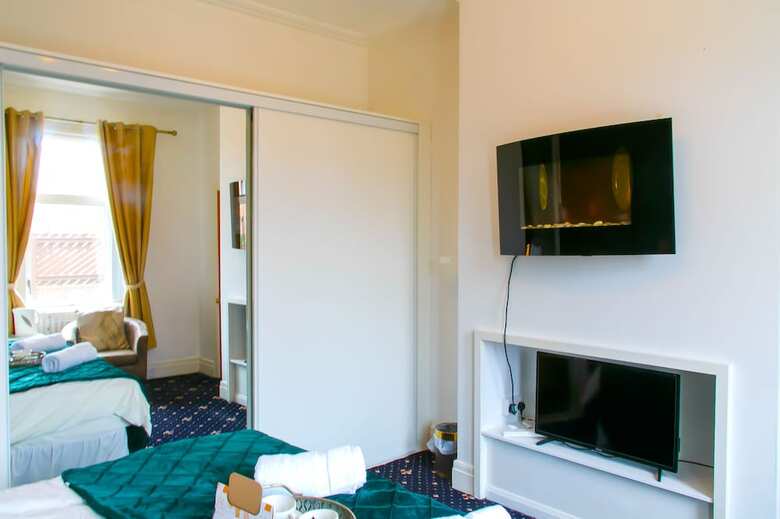 Hotel Mayfield Apartments