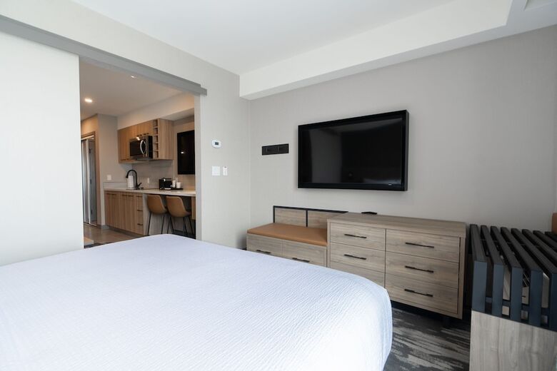 Sandman Signature Dartmouth Hotel & Suites