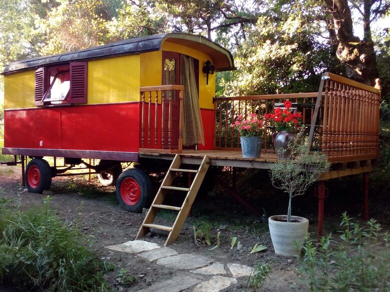 Roulotte Et Gite En Drome Provencale