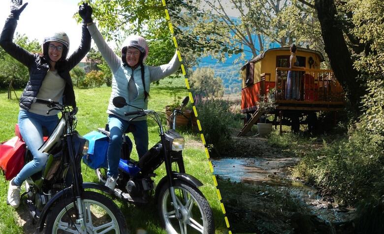 Roulotte Et Gite En Drome Provencale