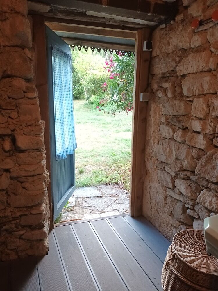 Roulotte Et Gite En Drome Provencale