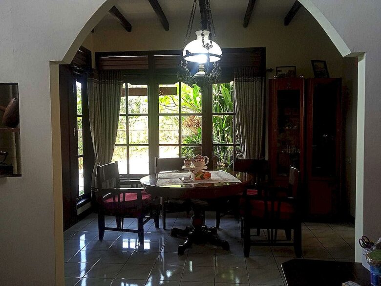 Hotel Express O 92299 Bumi Bati Deudeuh