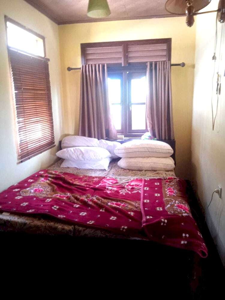 Hotel Express O 92299 Bumi Bati Deudeuh