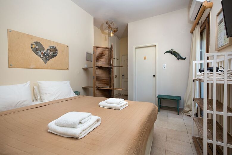 Arodamos Apartments & Studios