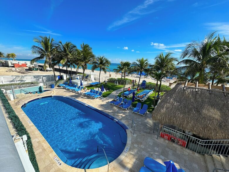 Aparthotel Marenas Beach Resort
