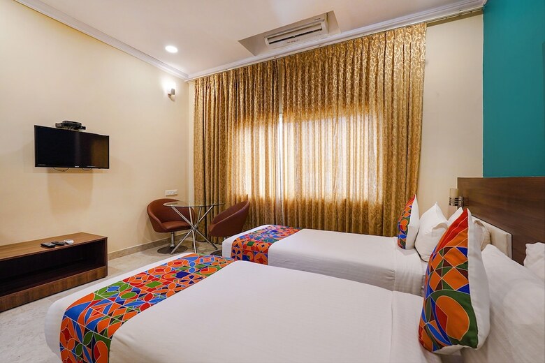 Fabhotel Chris