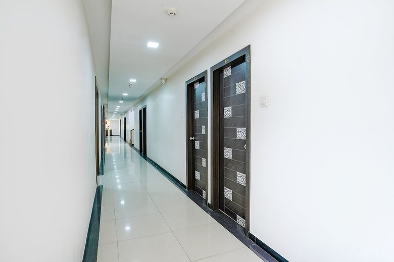 Hotel Fabexpress Rajmahal