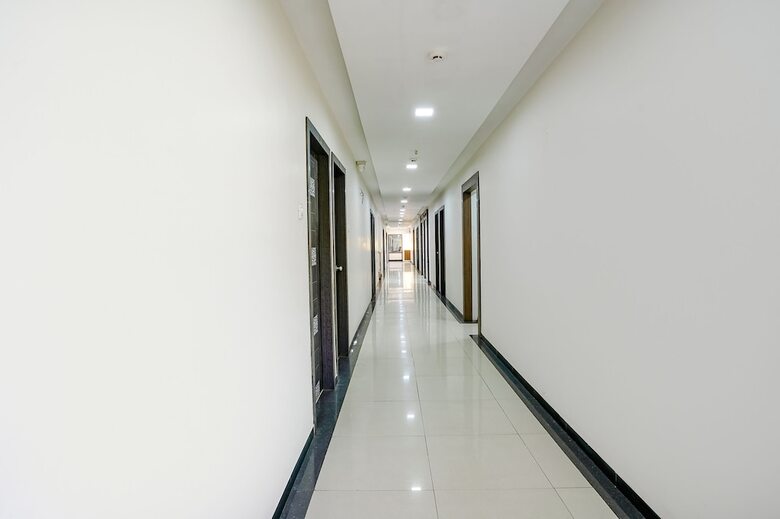 Hotel Fabexpress Rajmahal