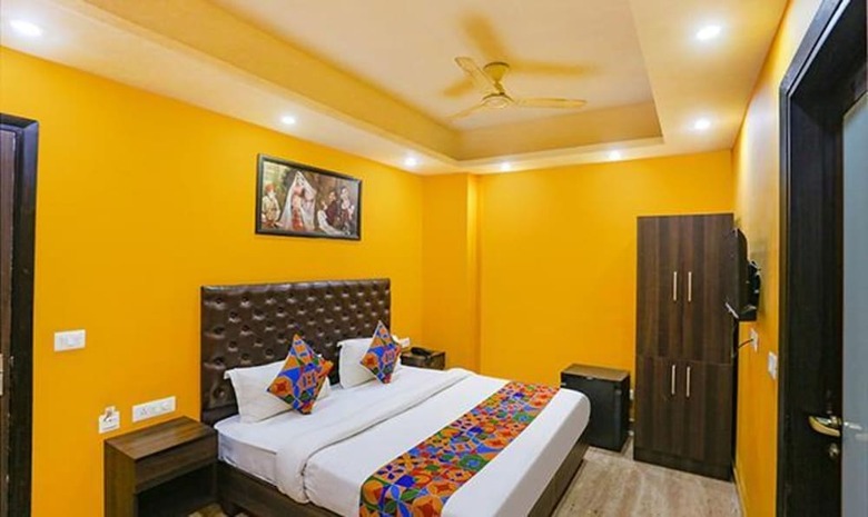 Fabhotel Taj Home Stay