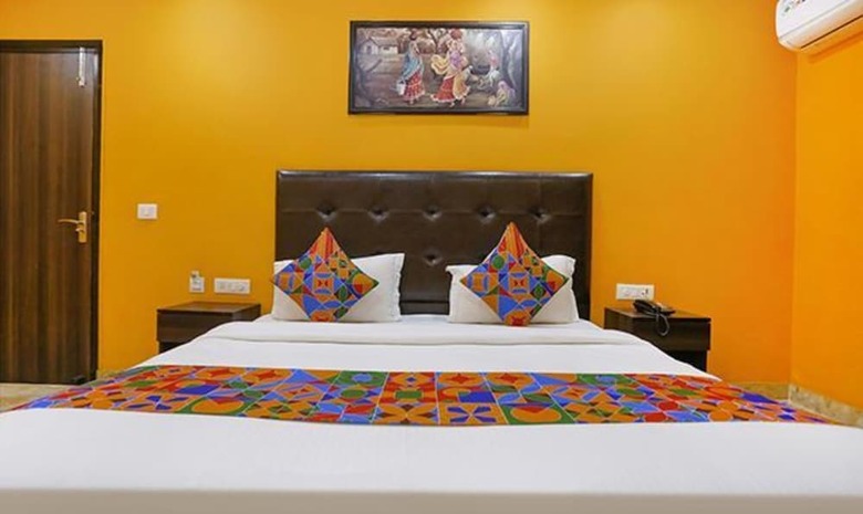 Fabhotel Taj Home Stay