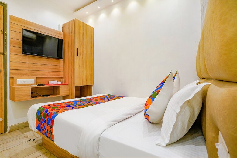 Hotel Fabexpress New Deepak