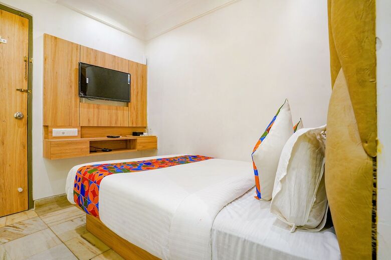 Hotel Fabexpress New Deepak