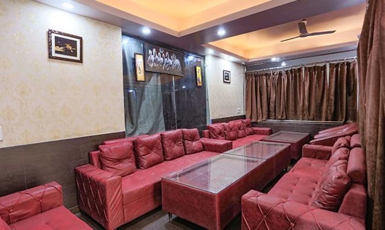 Fabhotel Red Roof Residency