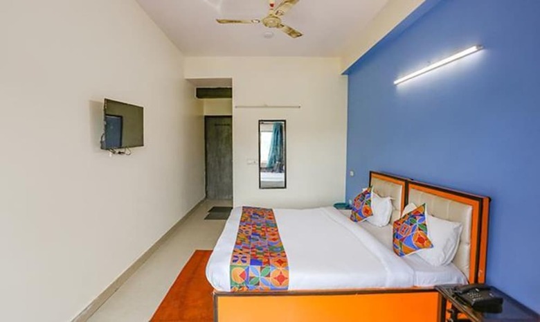 Fabhotel Red Roof Residency
