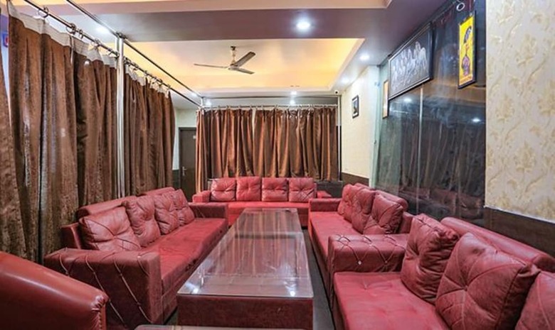 Fabhotel Red Roof Residency