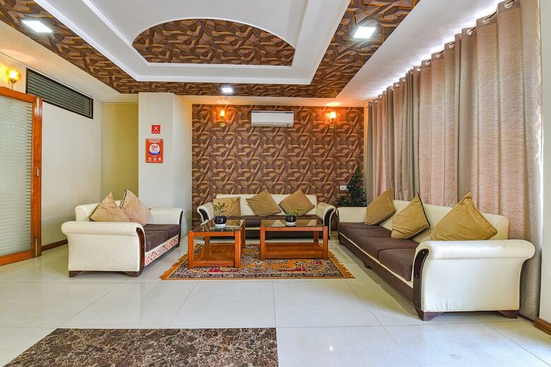 Fabhotel Royal Residency