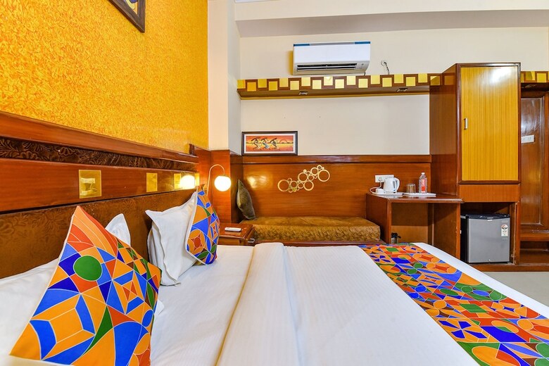 Fabhotel Royal Residency