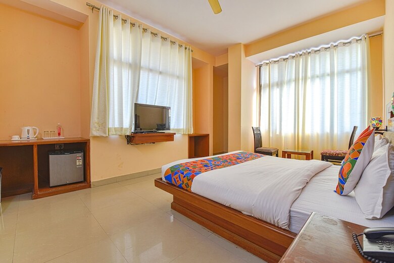 Fabhotel Royal Residency