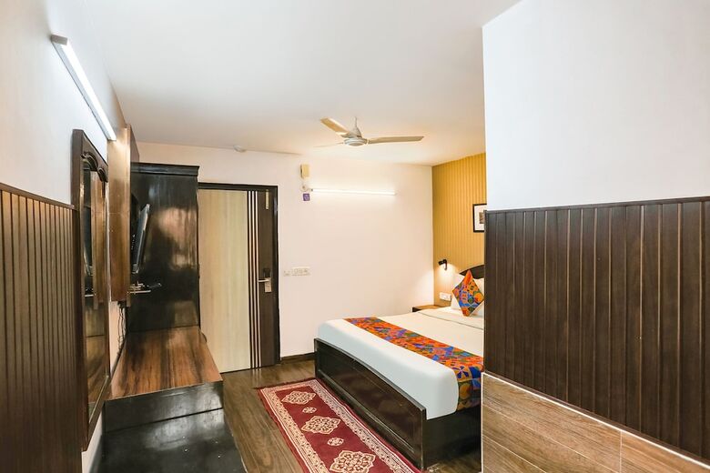 Fabhotel Veetara