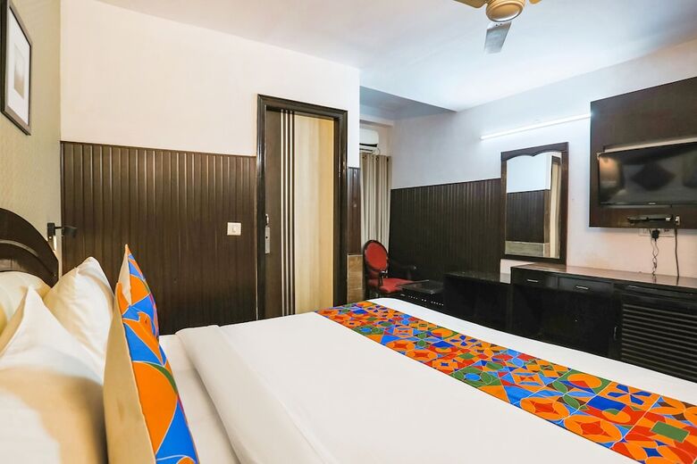 Fabhotel Veetara