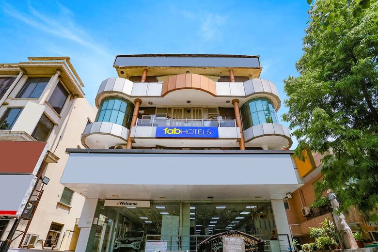 Fabhotel Veetara