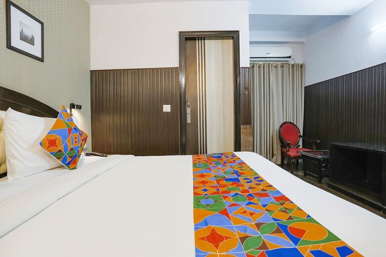 Fabhotel Veetara