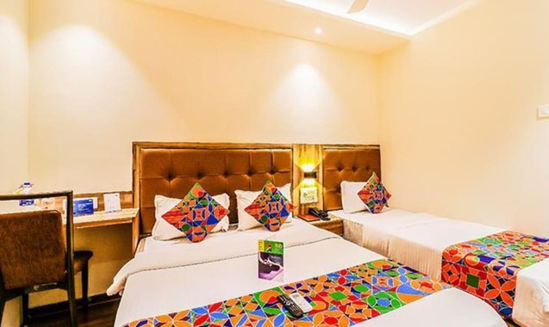 Fabhotel Ascot International