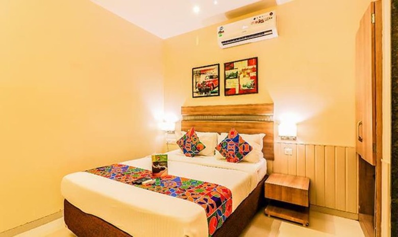 Fabhotel Ascot International