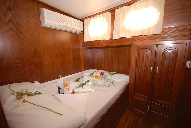 Kaya Yachting