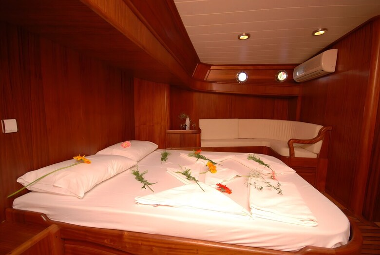 Kaya Yachting