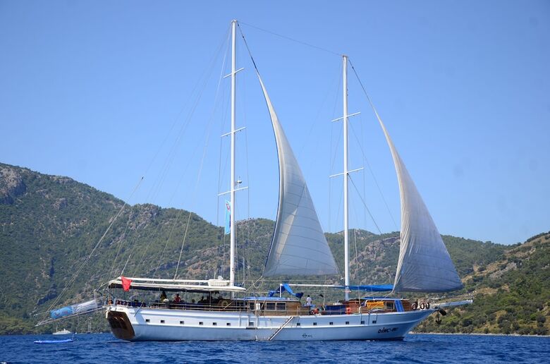 Kaya Yachting
