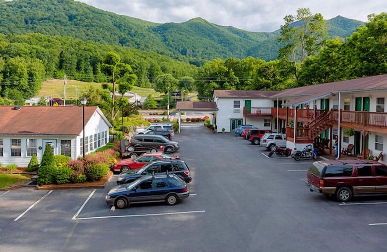 Hotel Maggie Valley Creekside Lodge