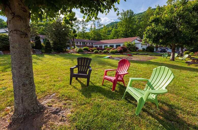 Hotel Maggie Valley Creekside Lodge