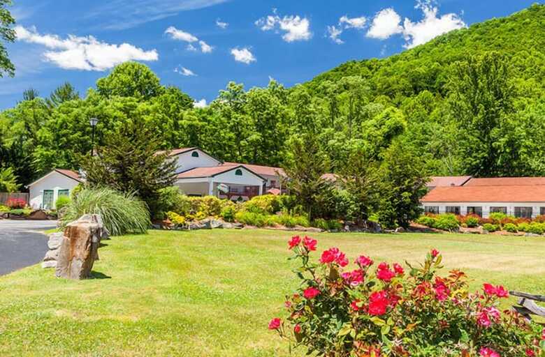 Hotel Maggie Valley Creekside Lodge