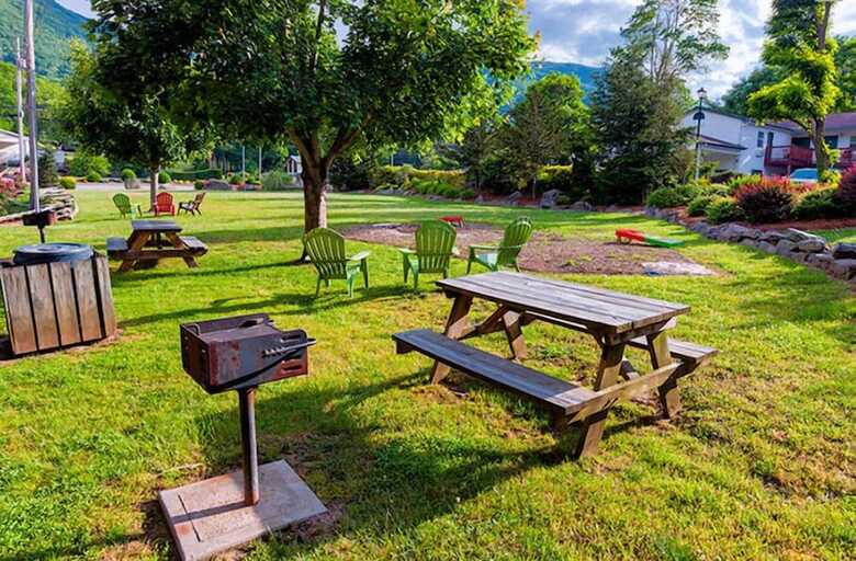 Hotel Maggie Valley Creekside Lodge