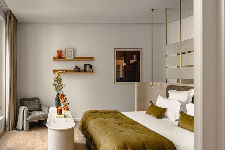 Hotel 1.75 Paris La Source