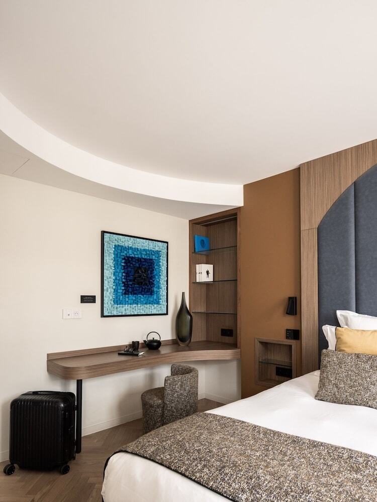 Hotel 1.75 Paris La Source