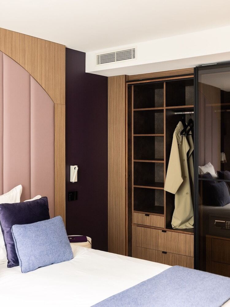 Hotel 1.75 Paris La Source