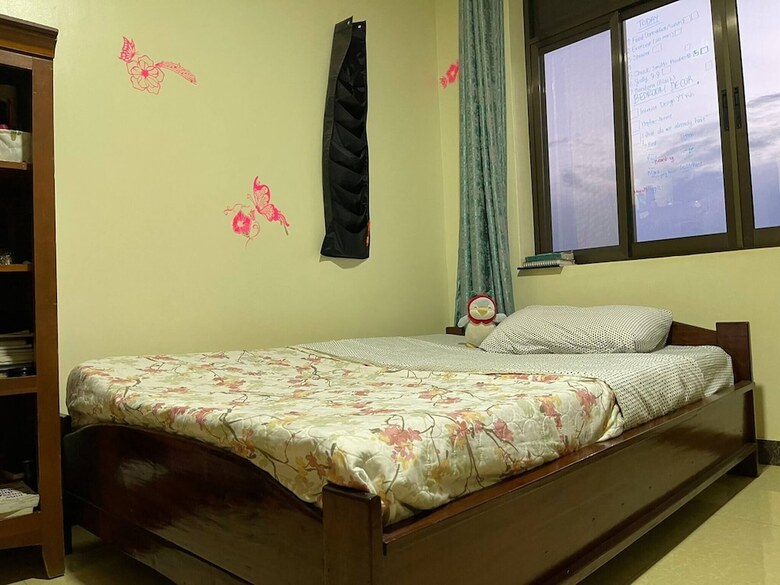 Room-nshuti Spacious Quiet Rm For Short