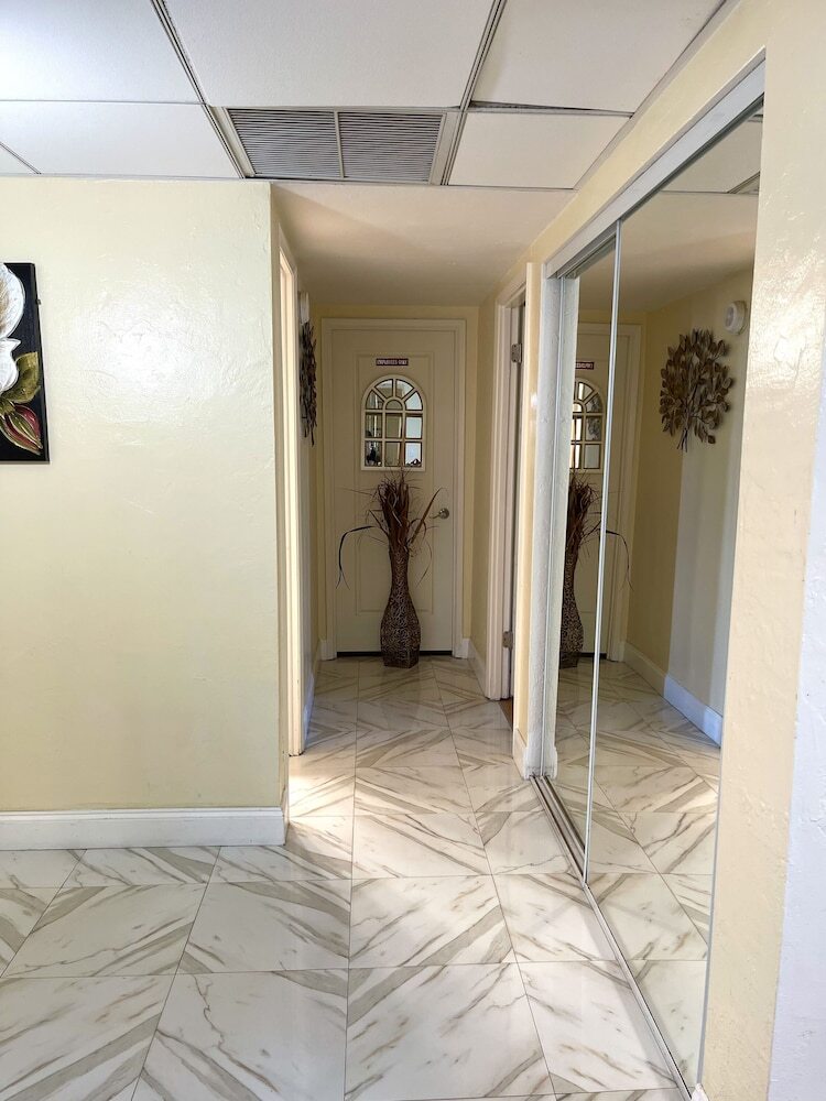 Aparthotel Sunny Isles Beach