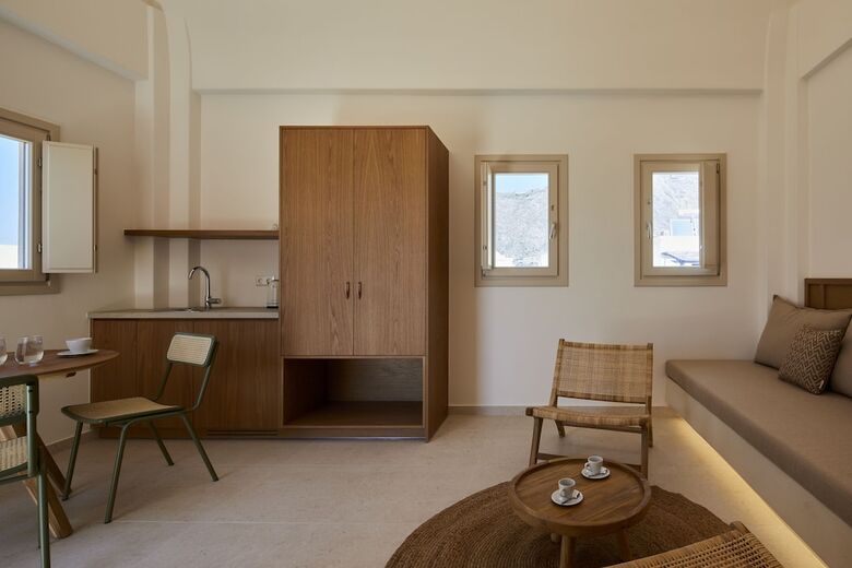 Hotel Apricus Suites
