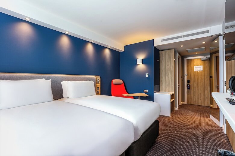 Hotel Holiday Inn Express Fleet By Ihg