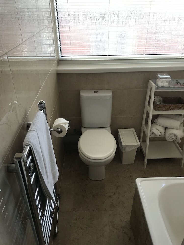 Hollies Guest House